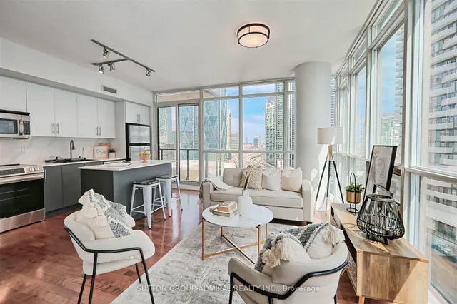 Additional image 24 of 55 Bremner Blvd Unit 1407