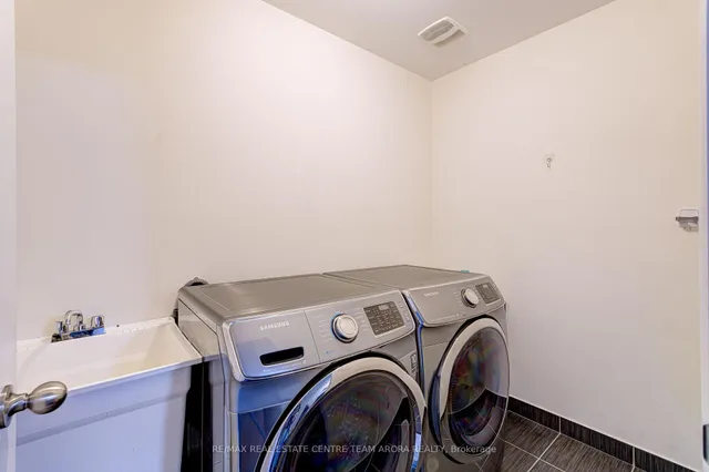 Additional image 40 of 140 Sky Harbour Dr