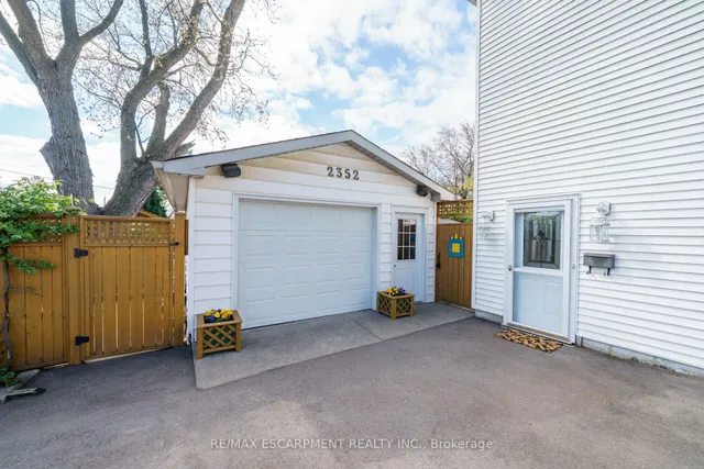 Additional image 47 of 2352 BRINELL Ave