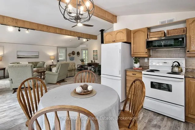 Additional image 23 of 64 Thompson Ave