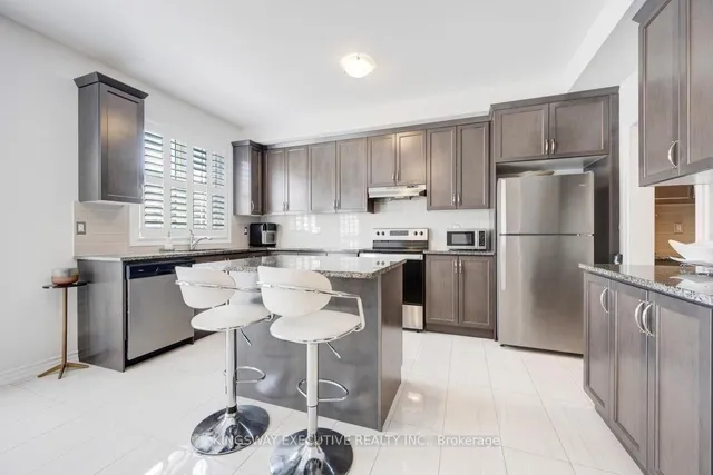 Additional image 9 of 11 Flaibano St