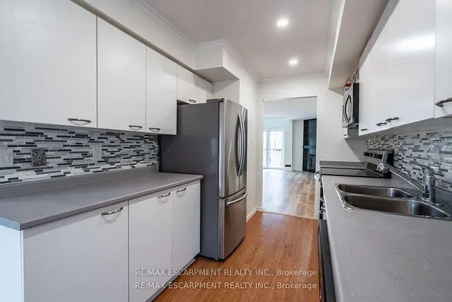 Additional image 5 of 2075 WALKERS Line Unit 246