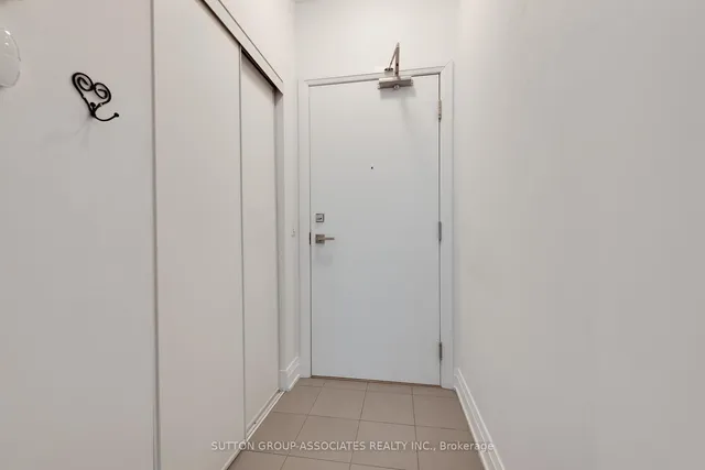 Additional image 3 of 530 St Clair Ave Unit 1405