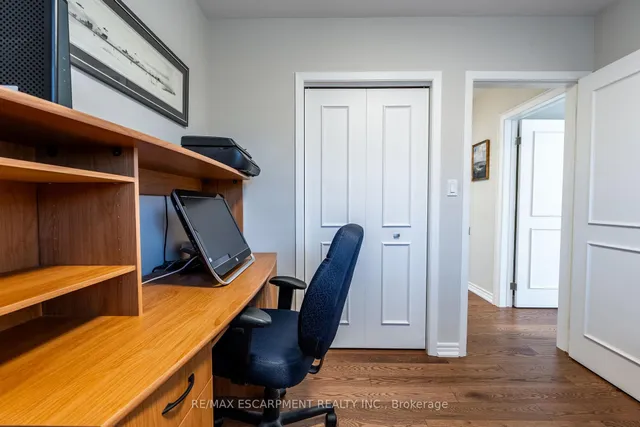 Additional image 24 of 648 THORNWOOD Ave