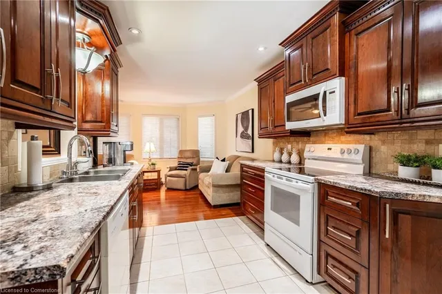 Additional image 13 of 222 Silverbirch Blvd