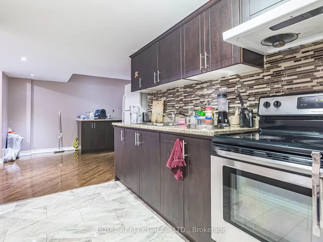 Additional image 42 of 13 Crevice Gate