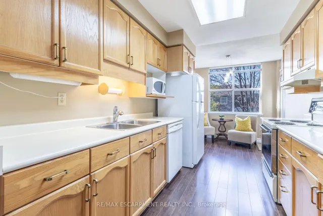 Additional image 7 of 2199 Sixth Line Unit 314