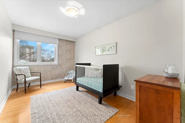 Additional image 32 of 982 Streamway Cres