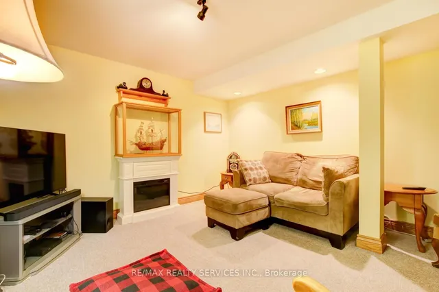 Additional image 31 of 32 Helios Pl