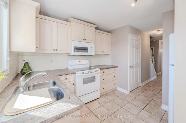 Additional image 12 of 25 Upper Canada Dr Unit 33