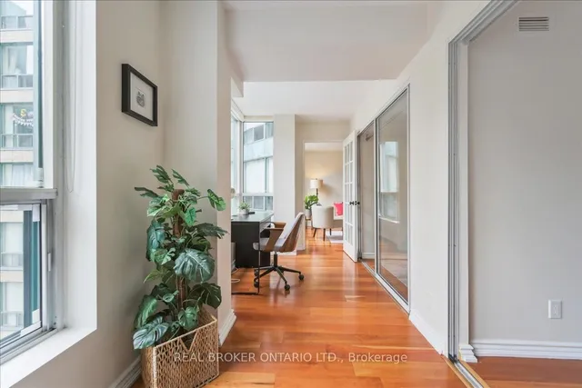 Additional image 32 of 92 King St Unit 508