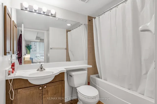 Additional image 27 of 763 Bay St Unit 404