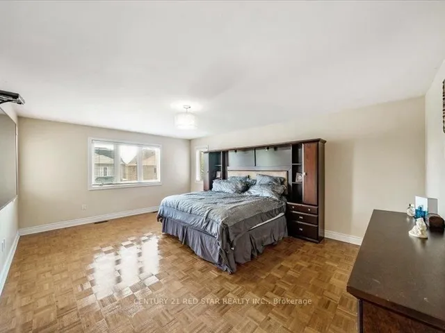 Additional image 41 of 31 Eiffel Blvd