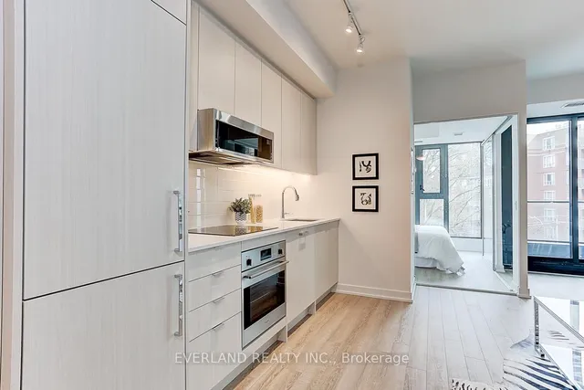 Additional image 17 of 250 Lawrence Ave Unit 413