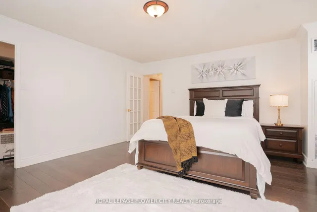 Additional image 6 of 3650 Kaneff Cres Unit 801