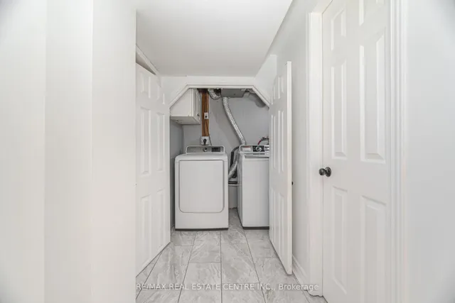 Additional image 32 of 32 East 44th St