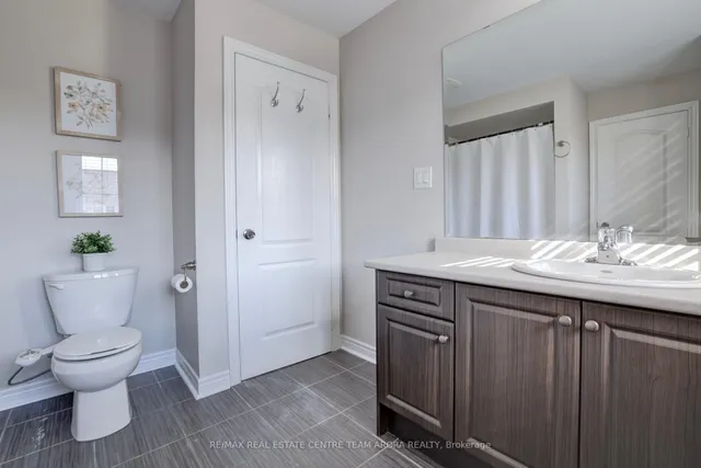 Additional image 27 of 61 Sky Harbour Dr