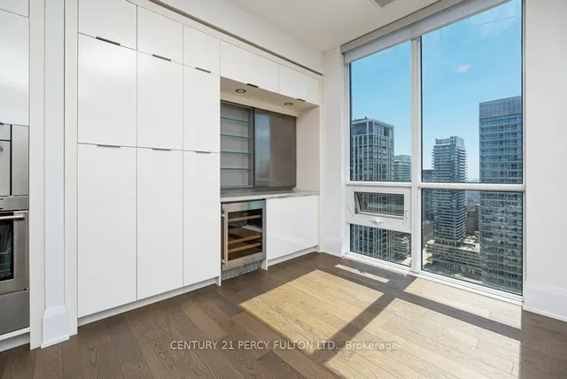 Additional image 11 of 101 Erskine Ave Unit PH10