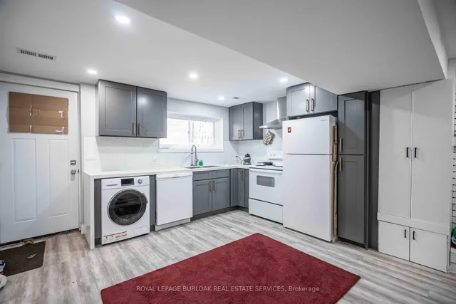 Additional image 28 of 8 Banff Dr