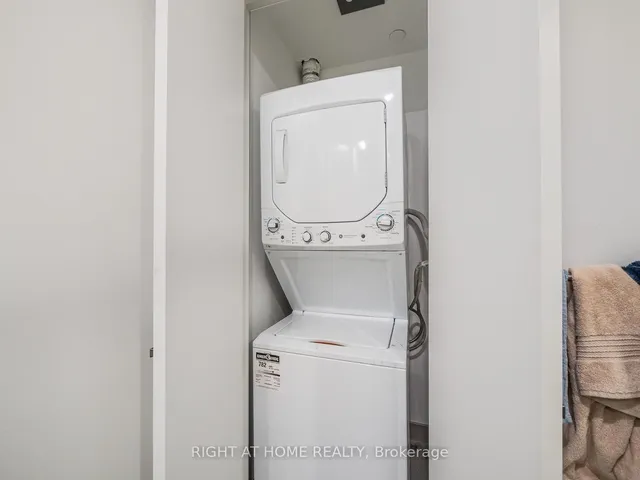 Additional image 24 of 197 Yonge St Unit 5607