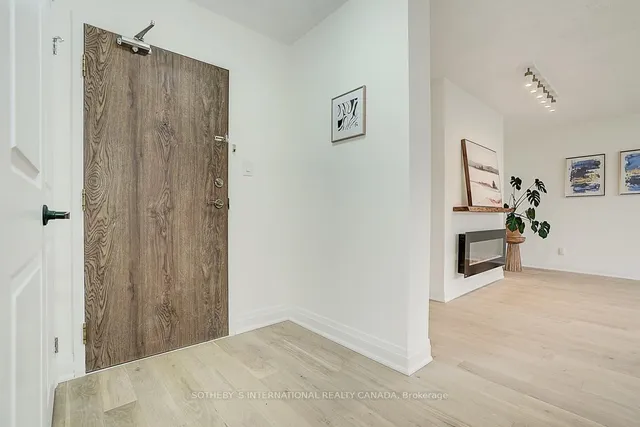 Additional image 5 of 1240 Marlborough Crt Unit 704