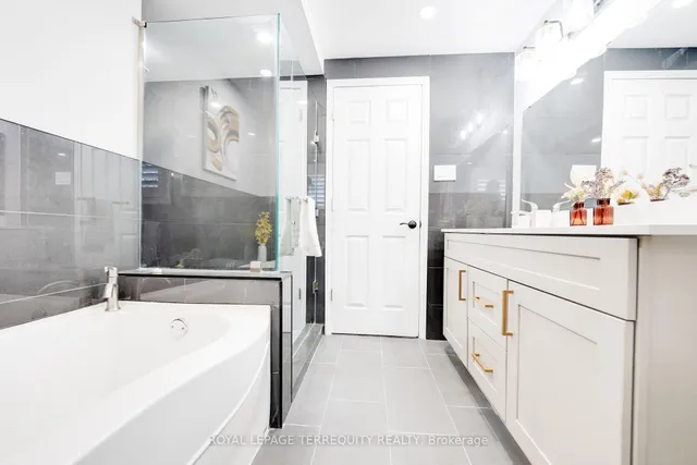 Additional image 27 of 4242 Petersburg Cres