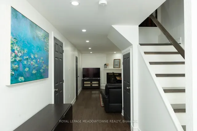 Additional image 22 of 32 Clarridge Crt