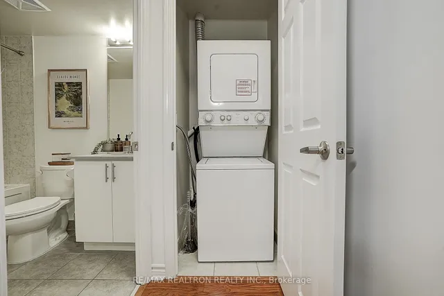 Additional image 9 of 25 Lower Simcoe St Unit 1505
