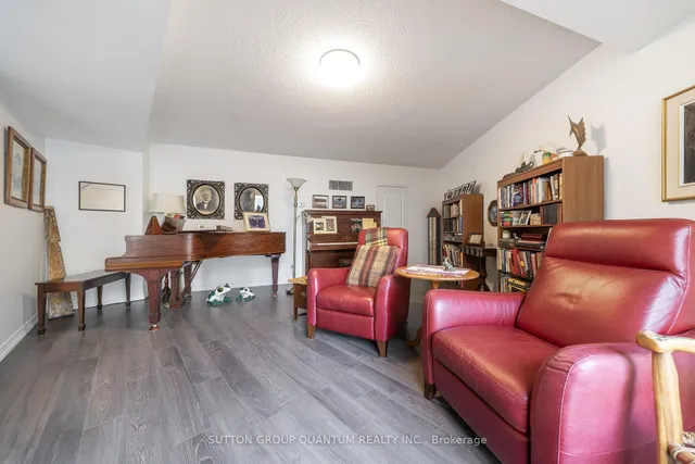 Additional image 18 of 55 Harbour Sq Unit 1113