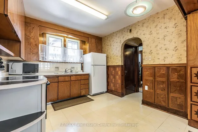 Additional image 12 of 100 Borden Ave