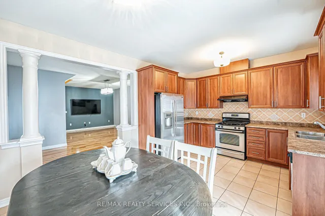 Additional image 16 of 32 Crystalview Cres