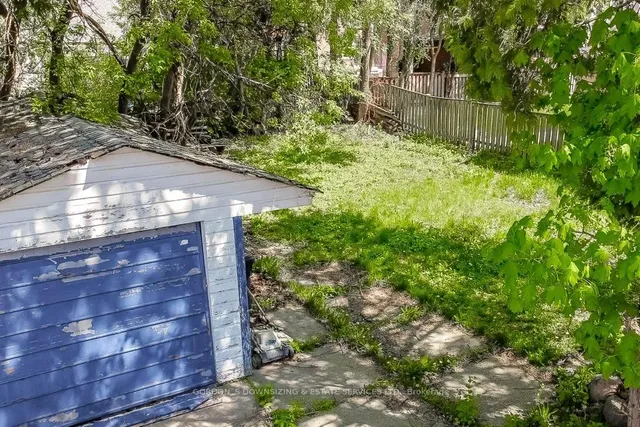 Additional image 23 of 178 Burndale Ave