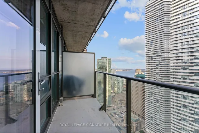 Additional image 32 of 65 Bremner Blvd Unit 4101