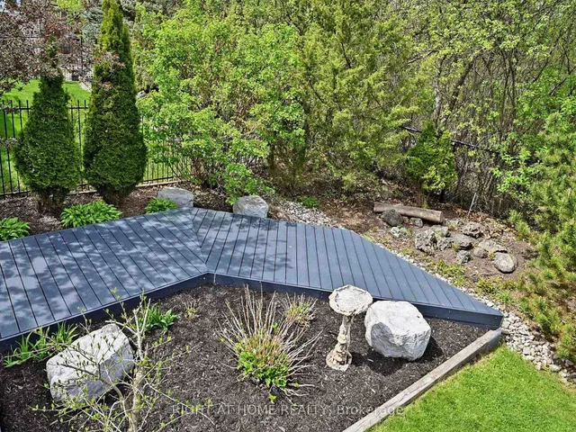 Additional image 39 of 1504 Pinery Cres