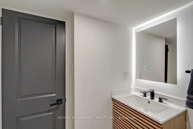 Additional image 37 of 564 Maplehill Dr