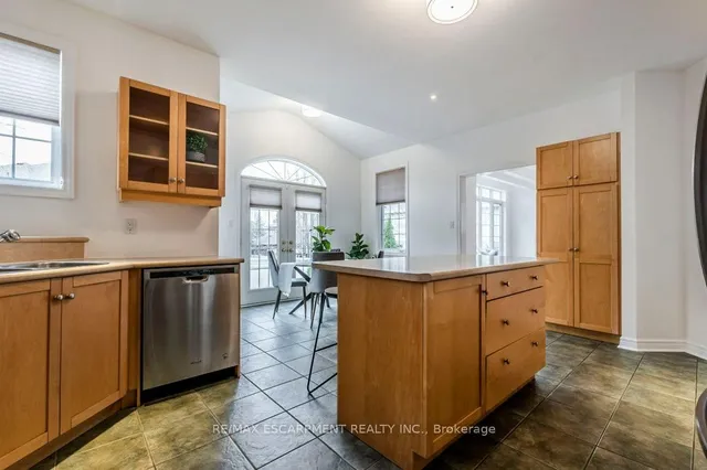 Additional image 19 of 8 Hackney Crt