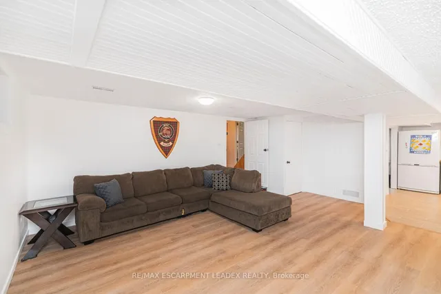 Additional image 39 of 109 HIGHLAND Rd