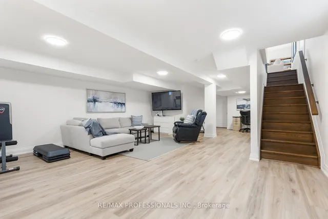 Additional image 31 of 43 Bellman Ave