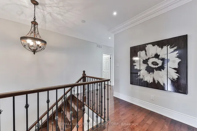 Additional image 16 of 526 Hidden Tr