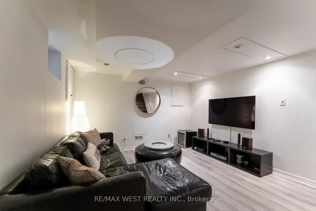 Additional image 21 of 2311 Gerrard St