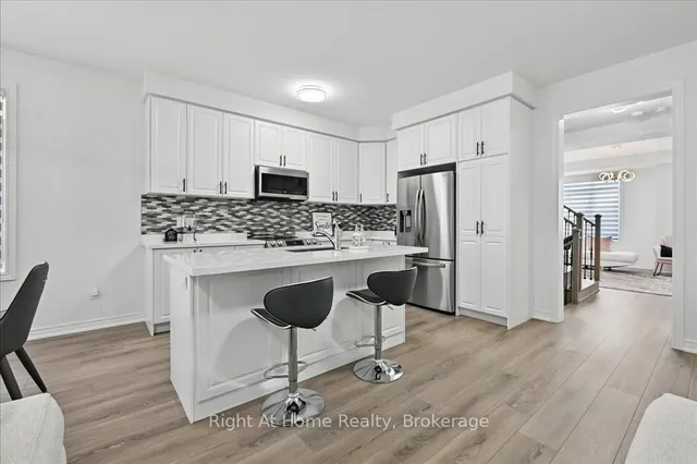 Additional image 19 of 465 Dundas St