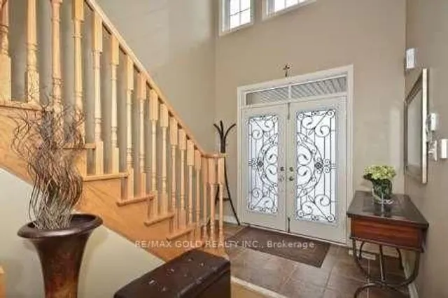 Additional image 2 of 35 Amaranth Cres