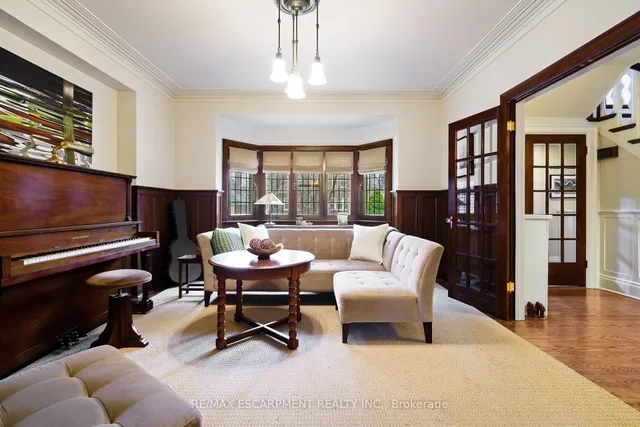 Additional image 10 of 2 Oak Knoll Dr