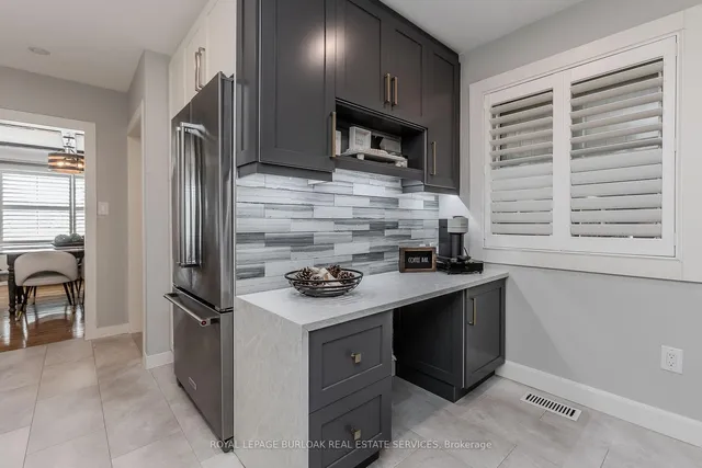 Additional image 9 of 1100 Dovercourt Ave