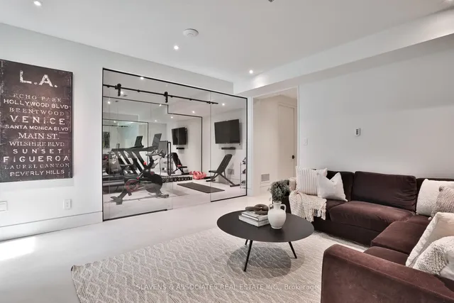 Additional image 37 of 216 Glenayr Rd