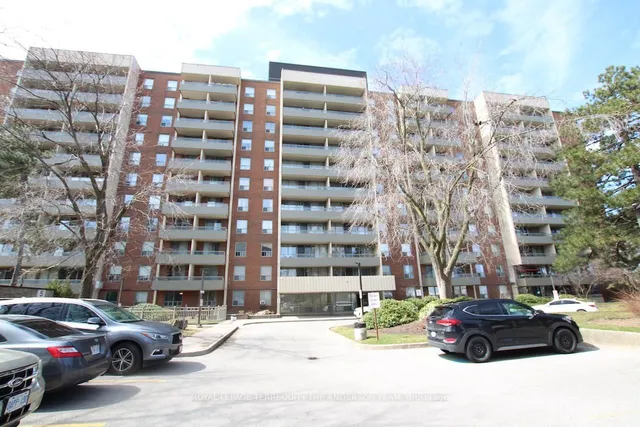 9 Four Winds Dr Unit 402