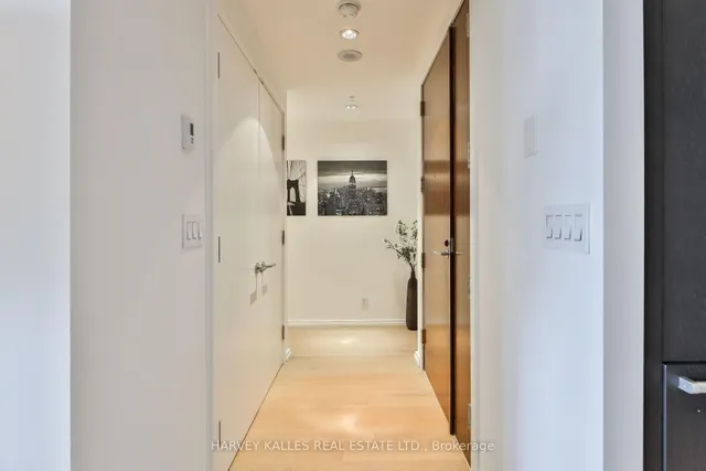 Additional image 17 of 180 University Ave Unit 3808