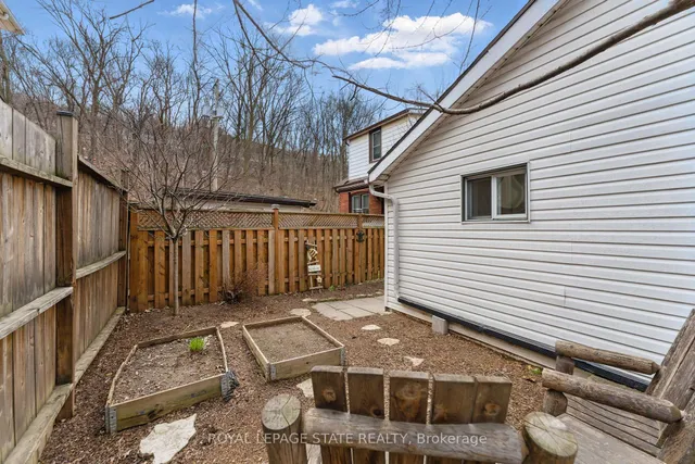 Additional image 28 of 91 Aurora St