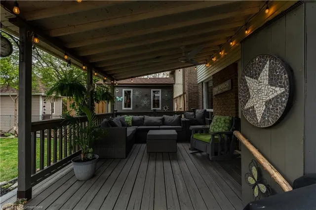 Additional image 35 of 2385 Cotswold Cres