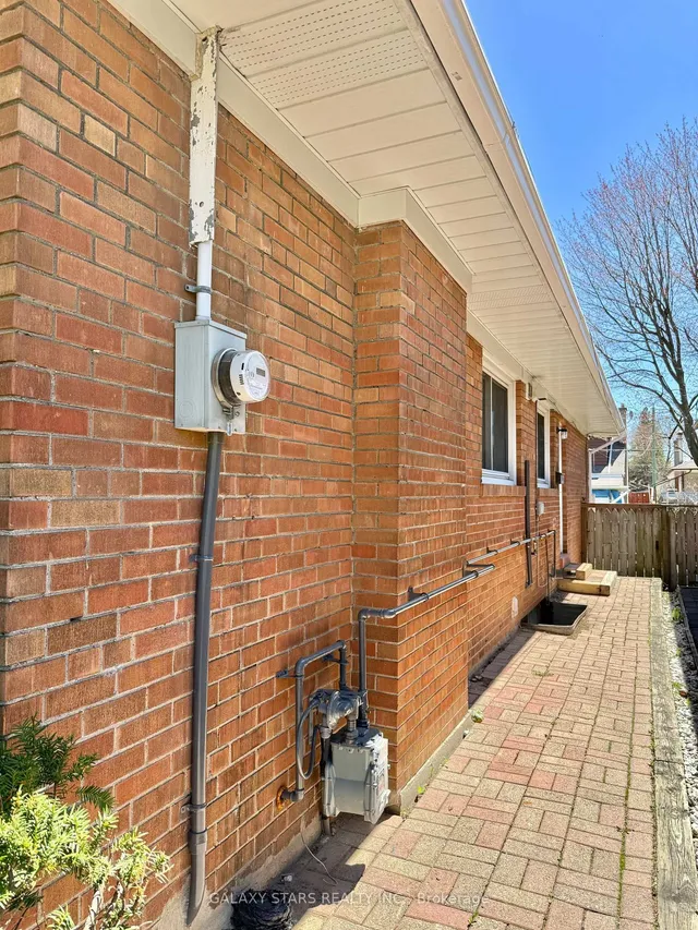 Additional image 45 of 57 Moorecroft Cres